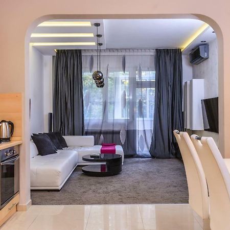 Extravaganzzo - Super Central One Bedroom Modern Apartment By Flat Mаnager Szófia Kültér fotó
