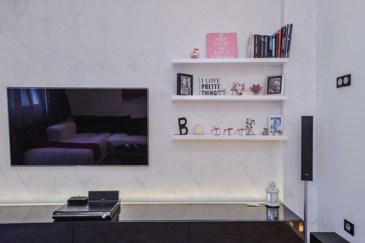 Extravaganzzo - Super Central One Bedroom Modern Apartment By Flat Mаnager Szófia Kültér fotó