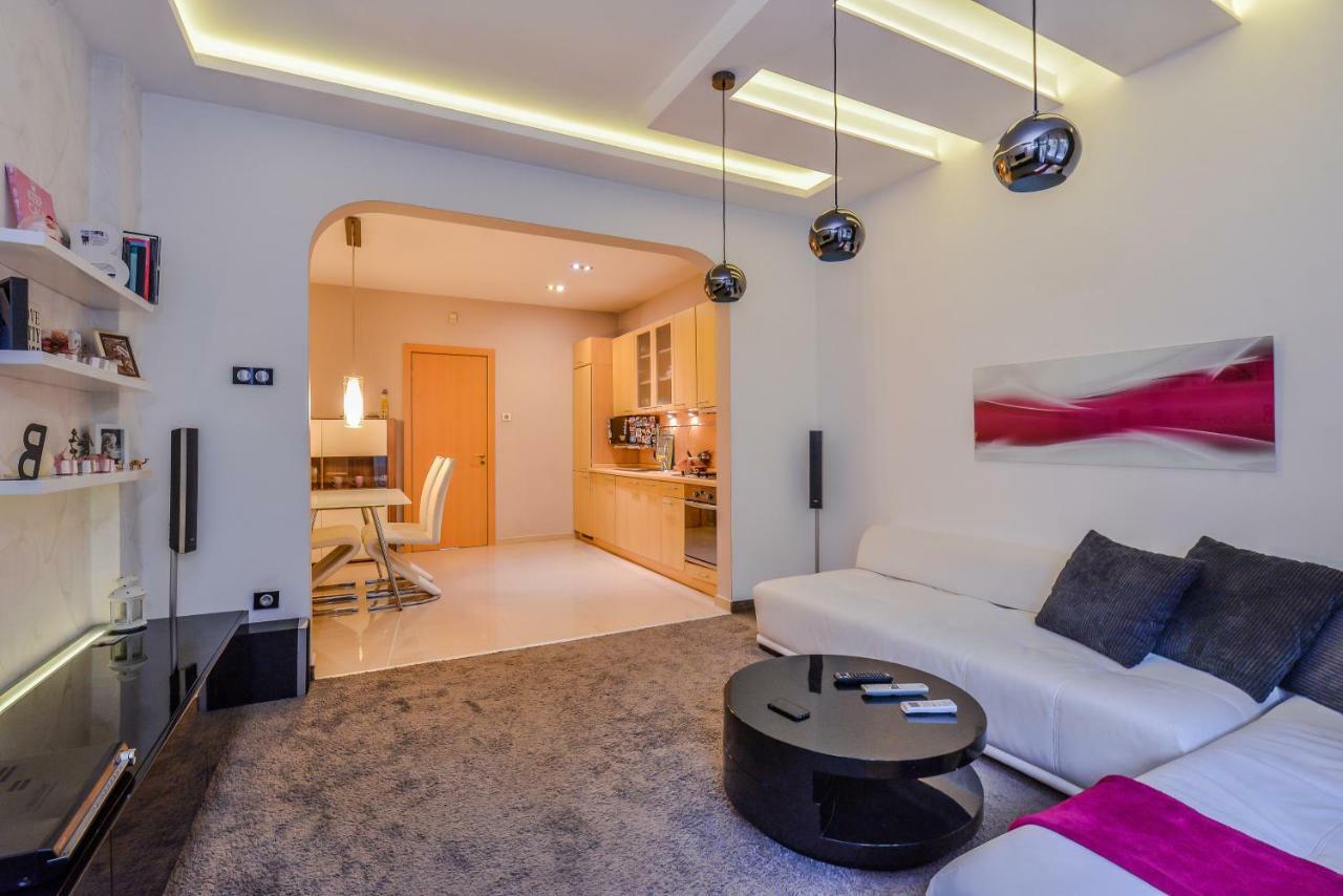 Extravaganzzo - Super Central One Bedroom Modern Apartment By Flat Mаnager Szófia Kültér fotó