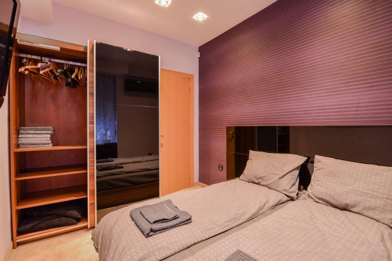 Extravaganzzo - Super Central One Bedroom Modern Apartment By Flat Mаnager Szófia Kültér fotó